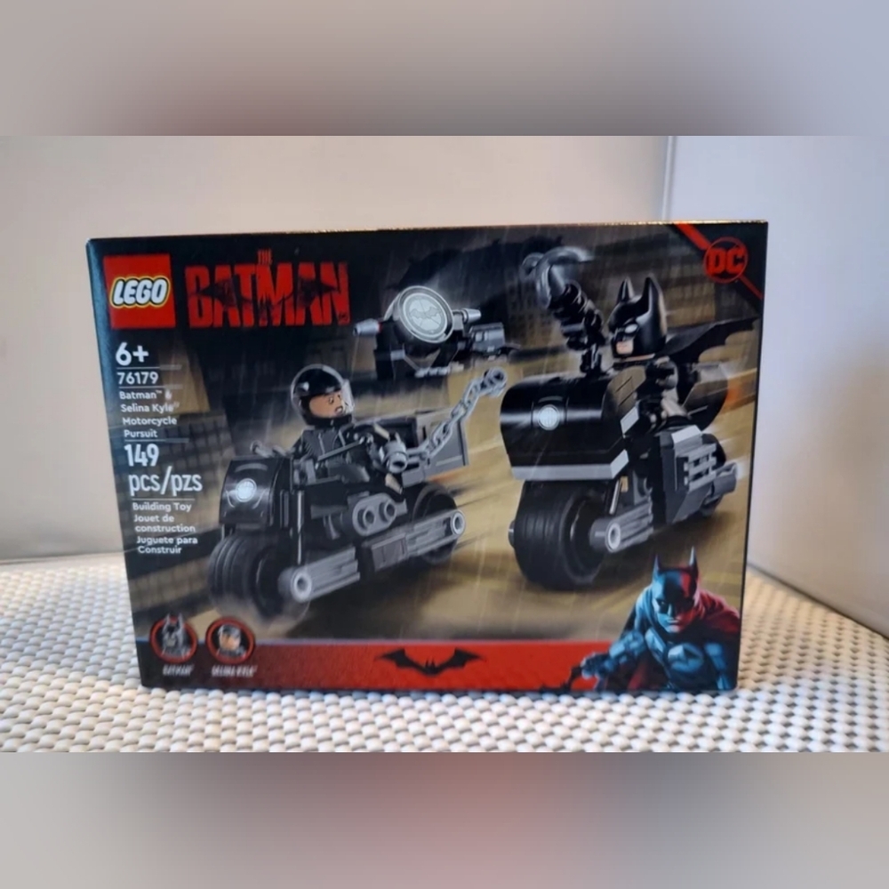 Lego The Batman 76179 Batman & Selina Kyle Motorcycle Pursuit NWT Building Toy